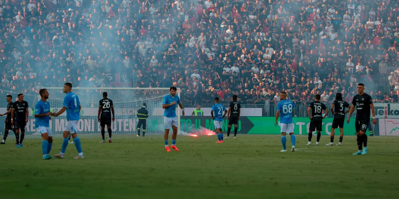 Cagliari e Napoli multate, stop per Nicolussi Caviglia: le decisioni del giudice sportivo