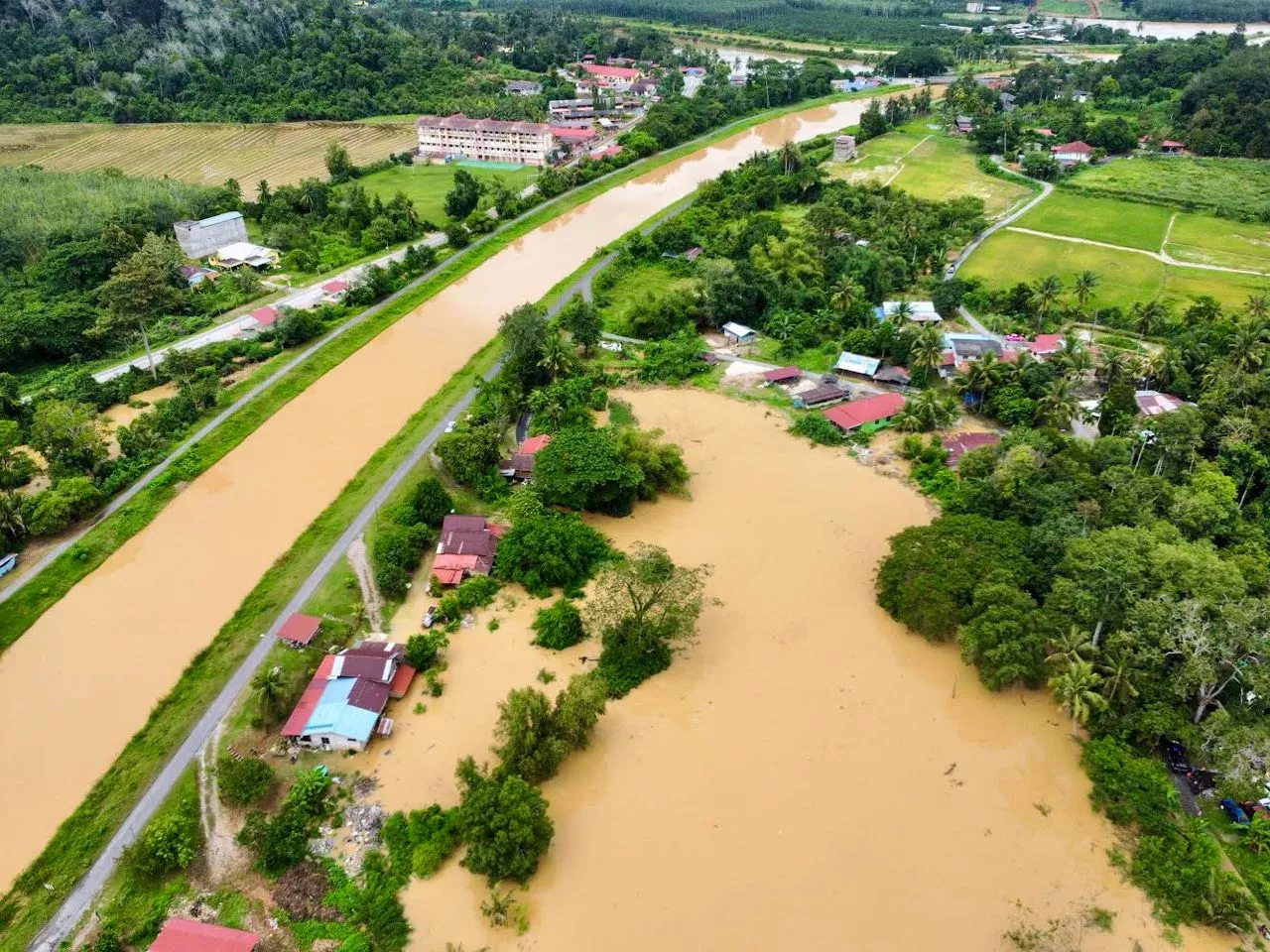 Banjir: Cuti anggota bomba dibekukan