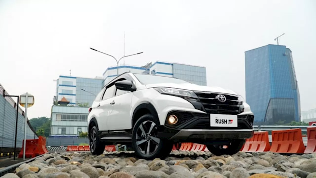 Komparasi Harga Daihatsu Terios vs Toyota Rush, Mana yang Lebih Laku?