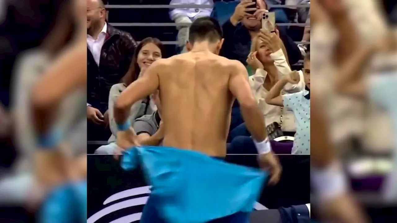 Superstar Novak Djokovic begeistert Fans mit Striptease