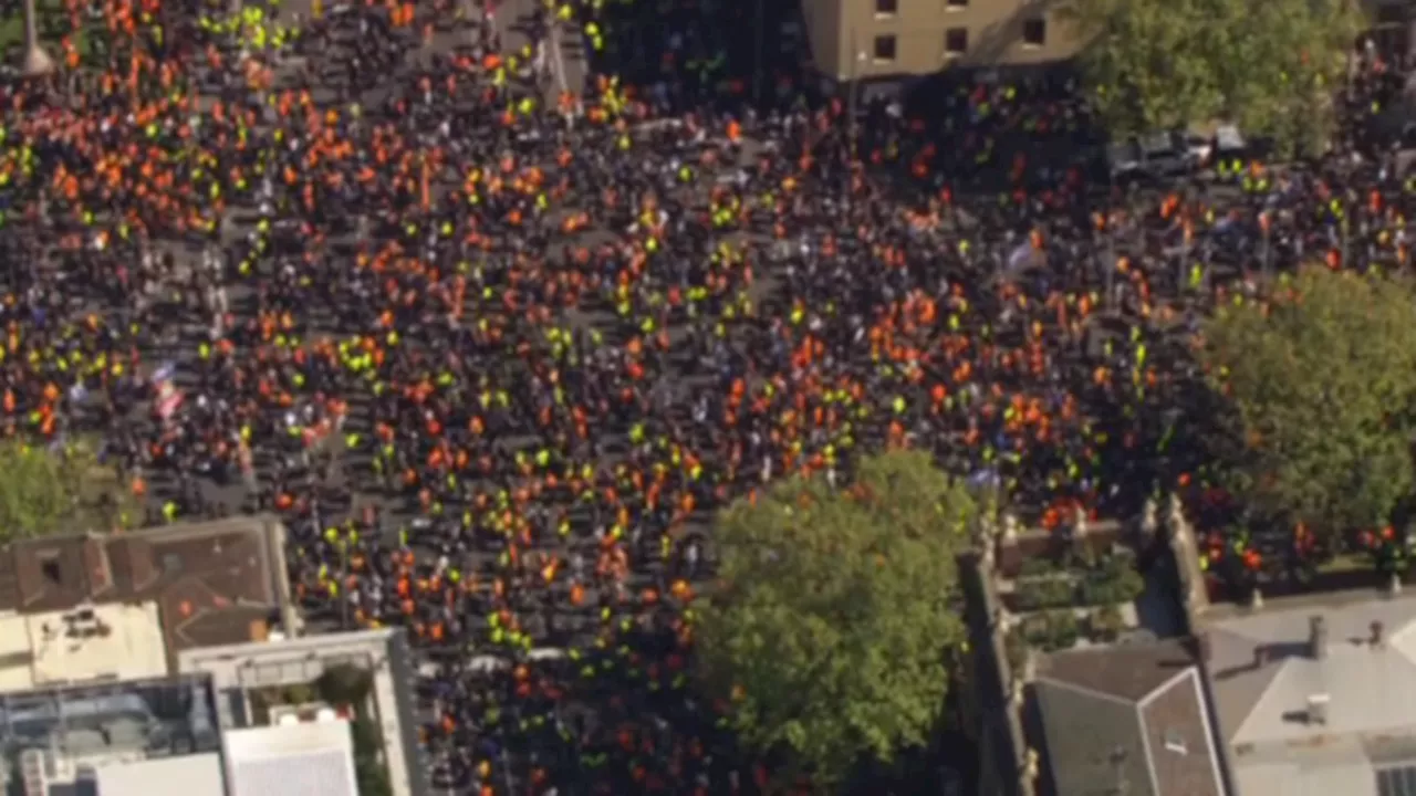 Tens of thousand of workers march again in support of the CFMEU in Melbourne