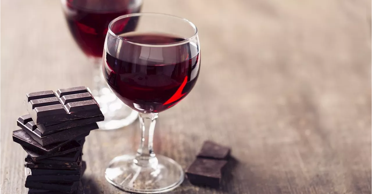 Red wine, dark chocolate can lower dementia risk, study finds