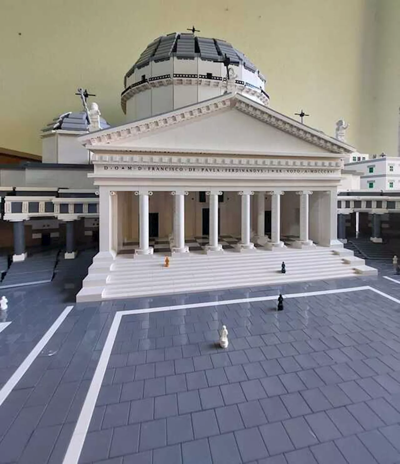 Piazza del Plebiscito rivive in 85mila mattoncini Lego