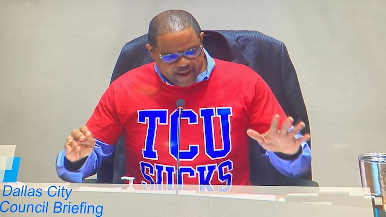 Dallas mayor wears ‘TCU sucks’ shirt at city council meeting