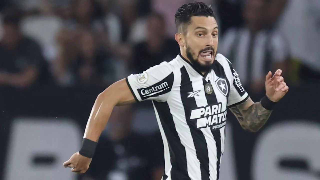 Como Alex Telles, reforço badalado do Botafogo, quase parou no São Paulo