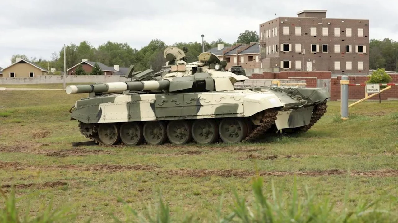 US Army Examines Soviet-Era T-72 Tank During Training Exercise