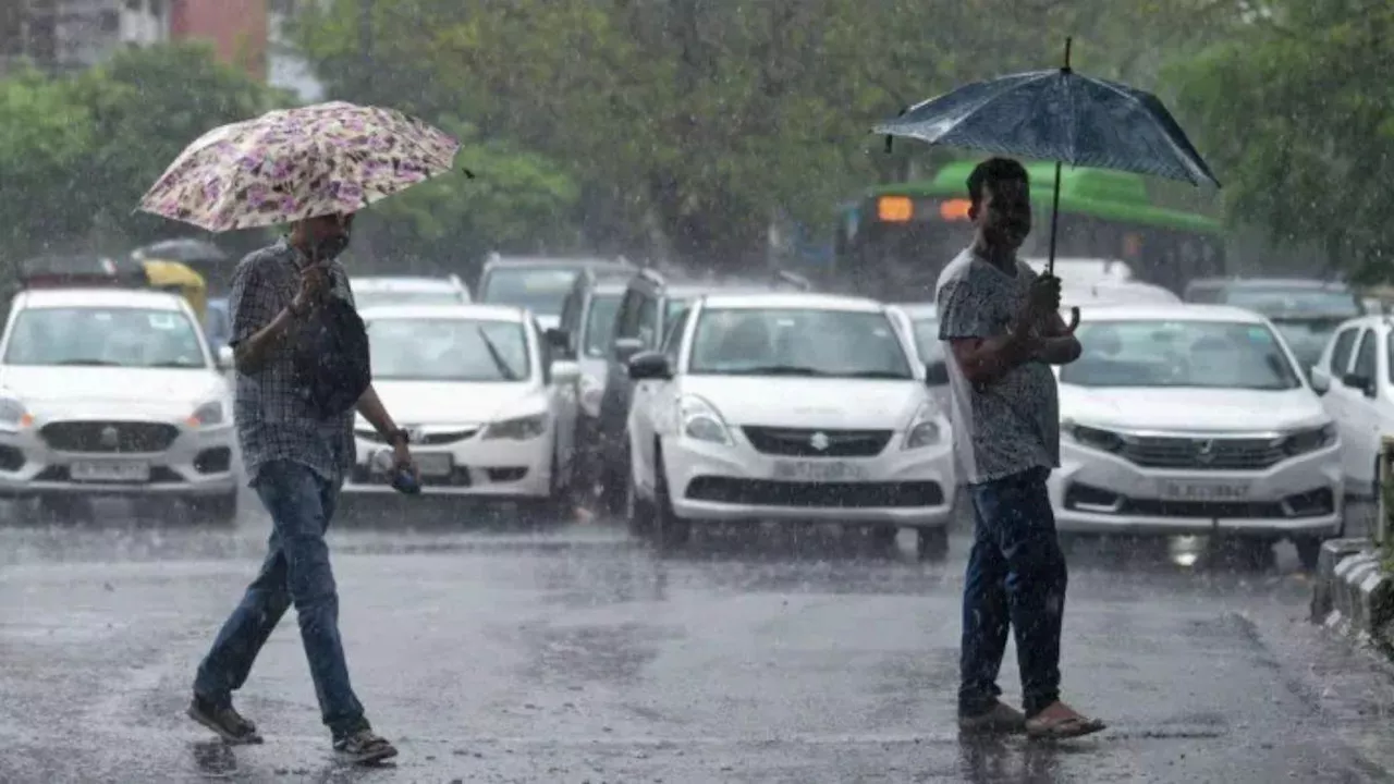 Delhi Weather: सुबह कई जगह हुई बूंदाबांदी, दिल्ली में अगले दो दिन कैसा रहेगा मौसम?