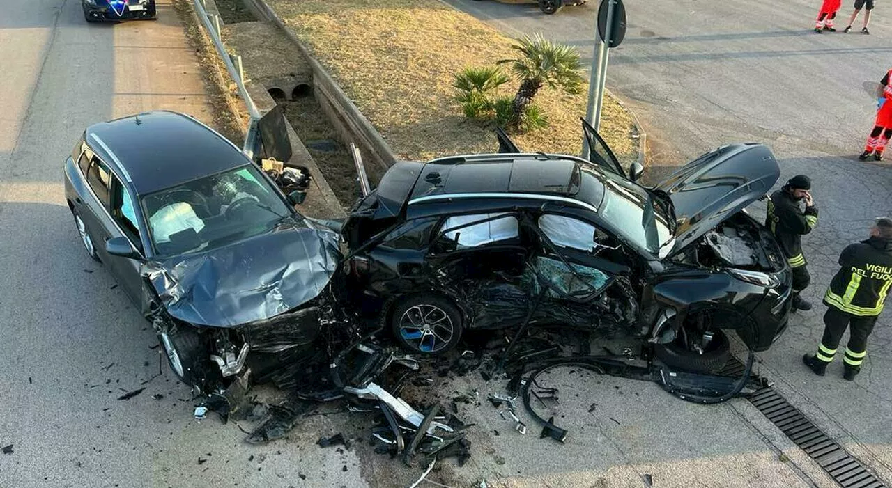 Auto impazzita “buca” due incroci e investe 8 persone, morte due giovani turiste francesi a Lido di Camaiore: