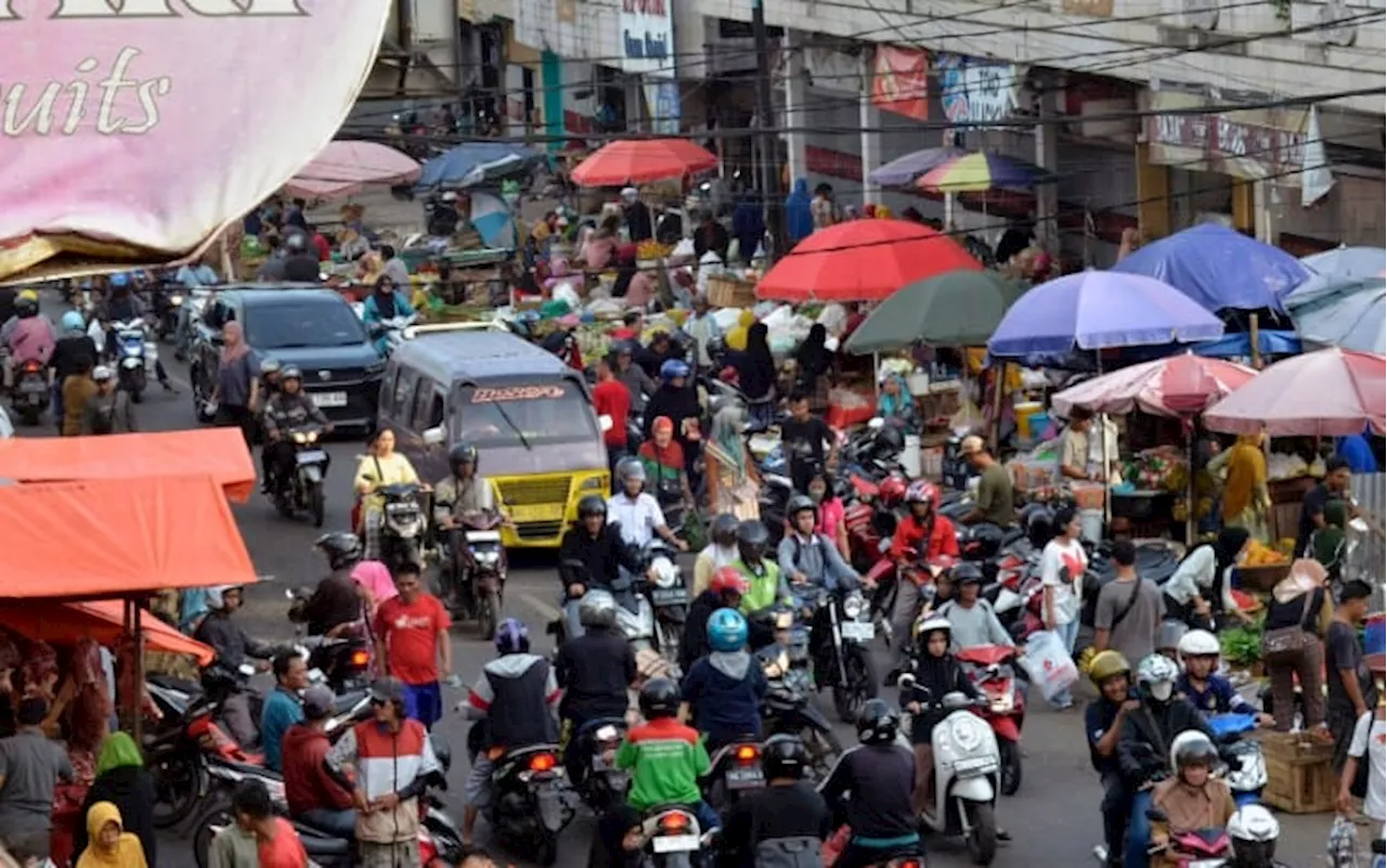 Polisi Paguyuban Gebrak Lakukan Pungli di Pasar Tumpah Bogor