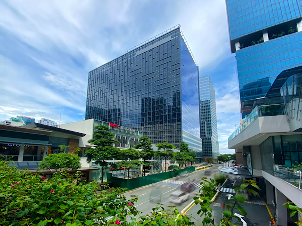 Megaworld’s Uptown BGC Office Tower hailed as PH’s ‘Best Green Office Development’