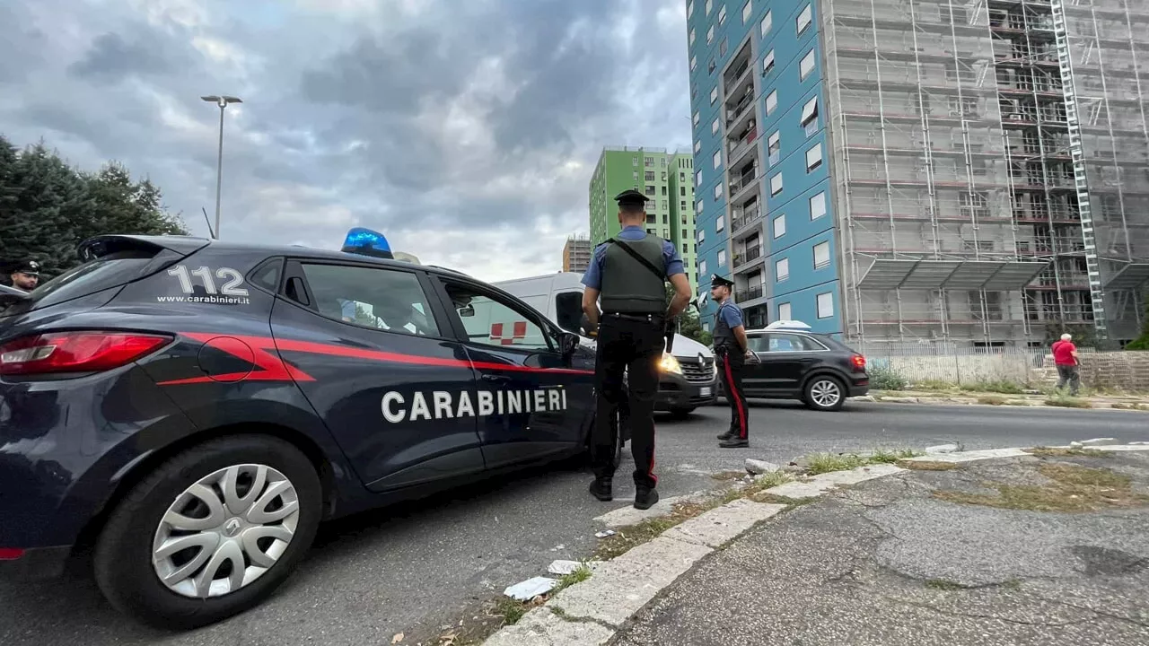 "Non pago la corsa": rapina tassista e aggredisce i carabinieri