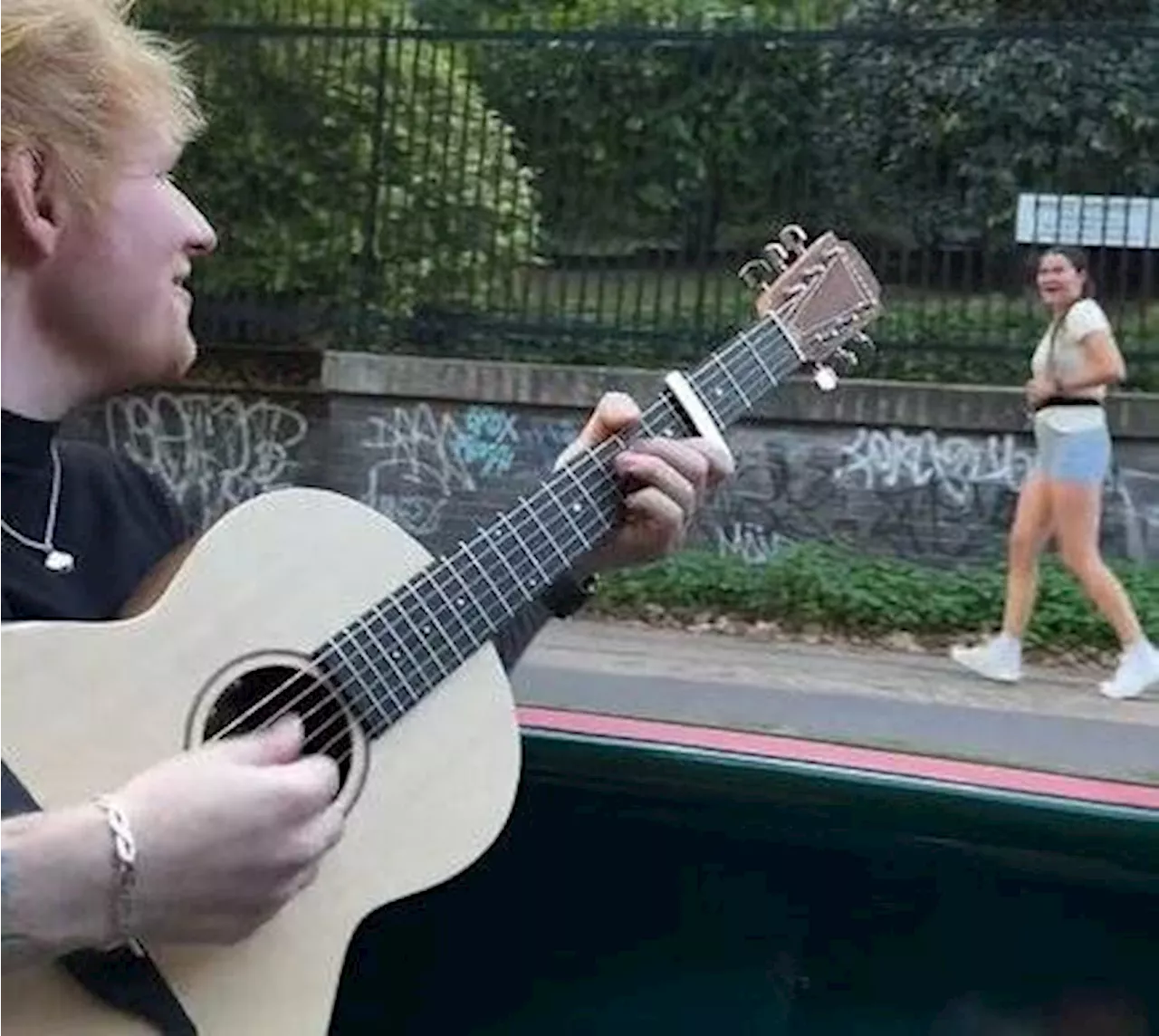 Ed Sheeran: Sänger überrascht Joggerin mit Ständchen