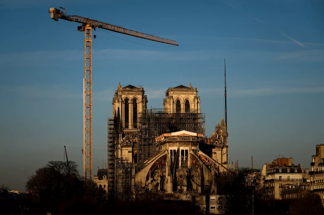 Une sépulture pourrait être celle du poète Joachim du Bellay