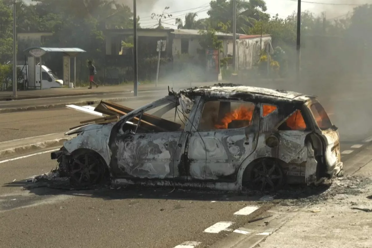 Martinique : les tensions se poursuivent lors des mobilisations contre la vie chère avec plusieurs incendies