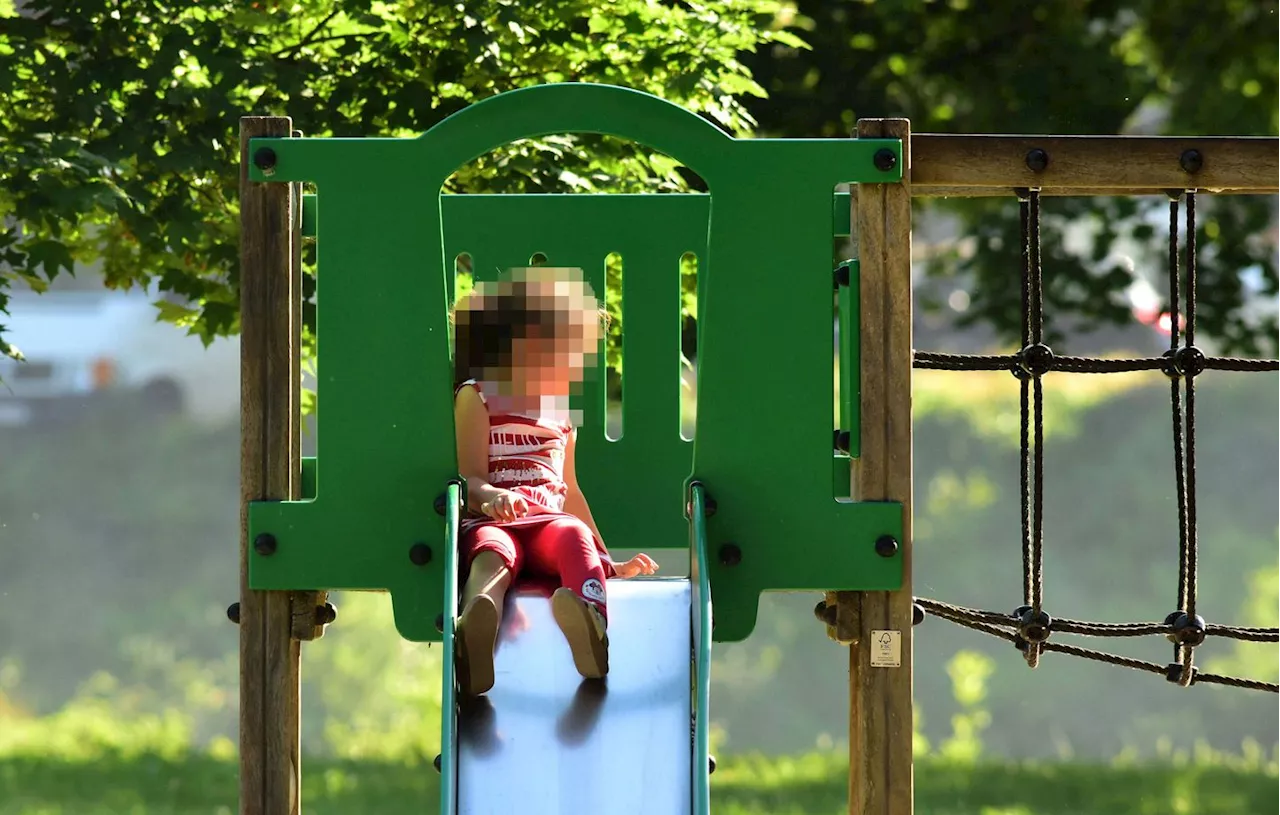 Enfant brûlé par de la soude caustique sur une aire de jeux à Toulouse