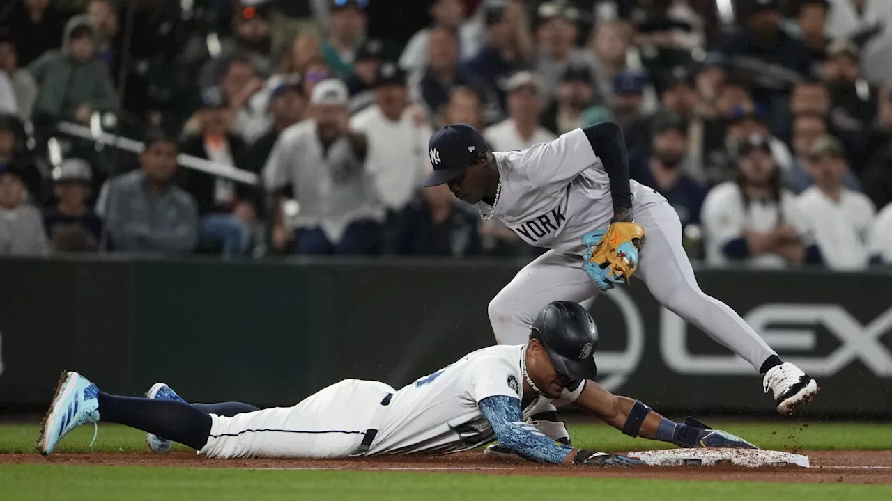 A flying bat and a baserunning mistake cost Mariners chance to make up ground in playoff race