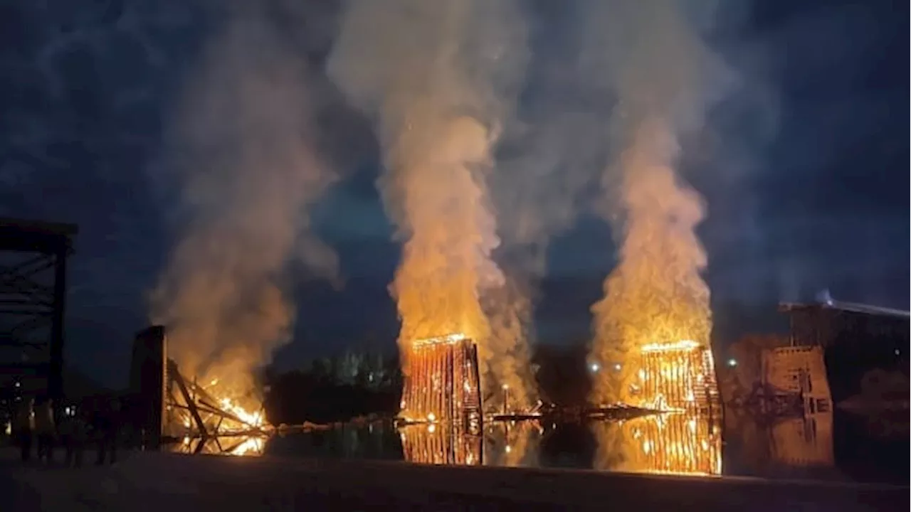 Red Bridge in Kamloops, B.C., destroyed by fire