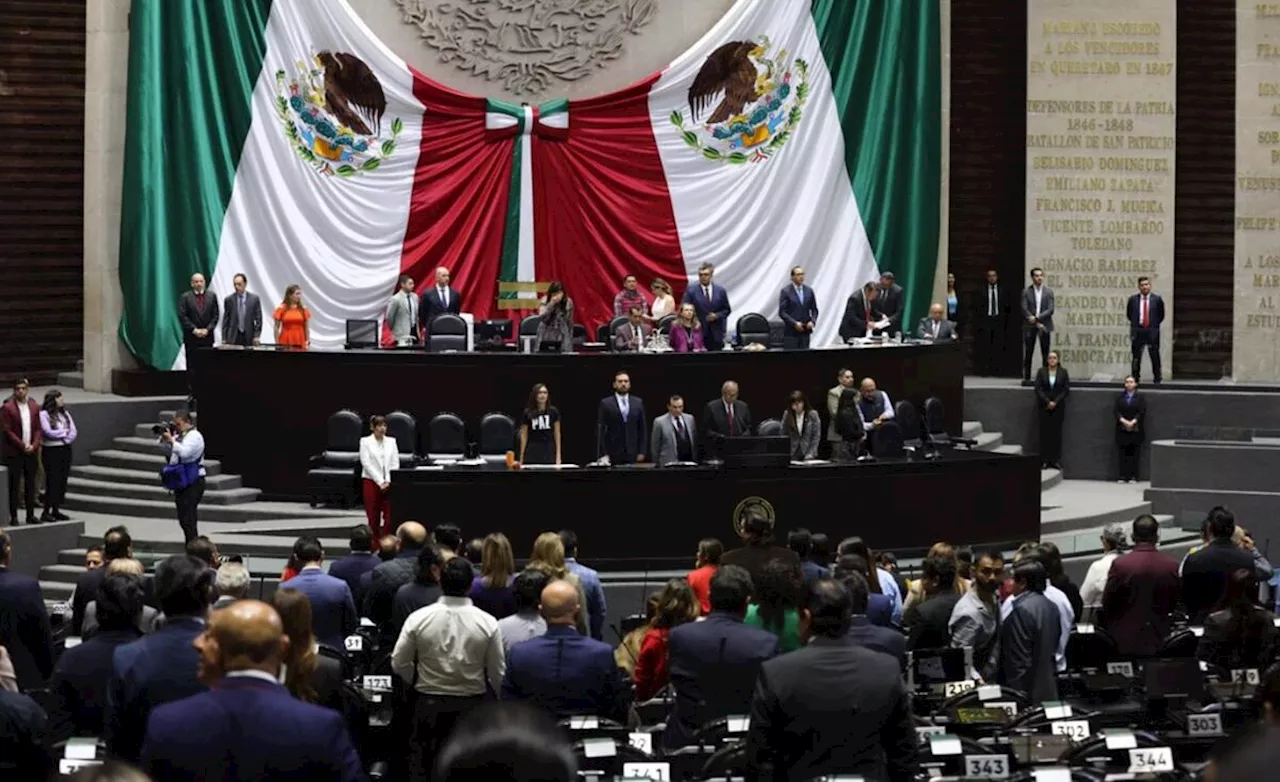 Cámara de Diputados guarda minuto de silencio por víctimas de sismos de 1985 y 2017