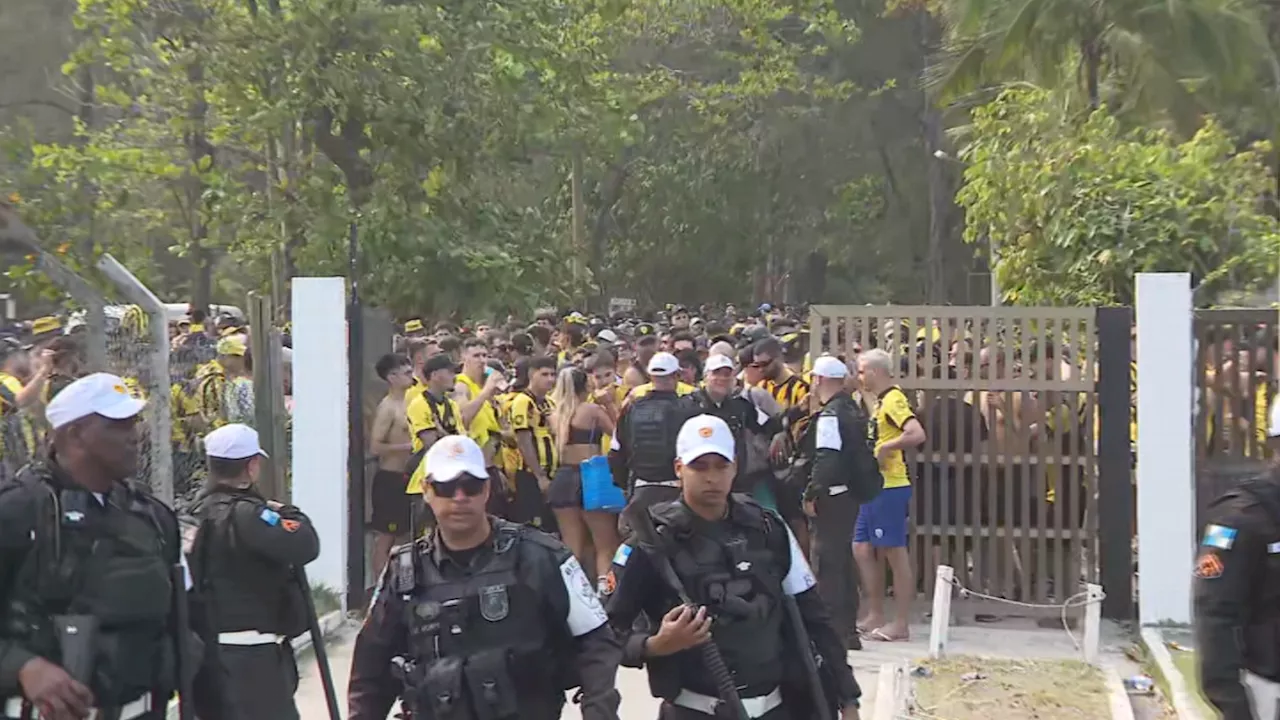 Torcidas de Flamengo e Peñarol brigam antes de jogo da Libertadores