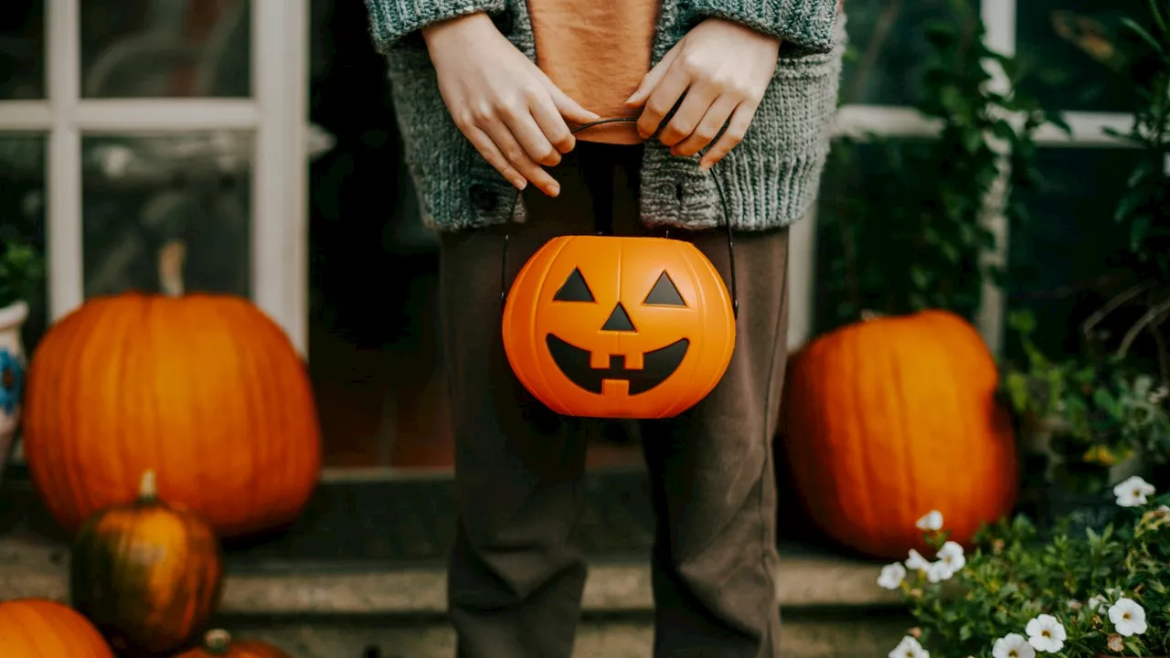 The Best Halloween Candy Baskets and Treat Bags for Trick-or-Treating