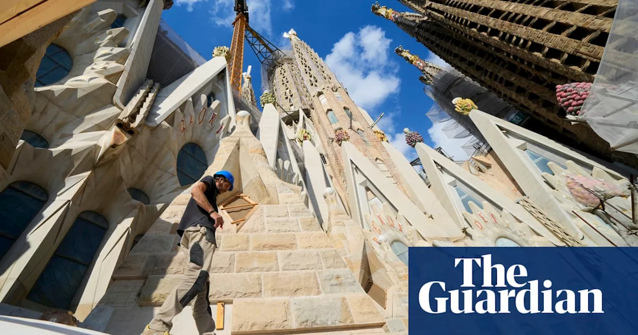 Soaring spires and floods in Europe: photos of the day