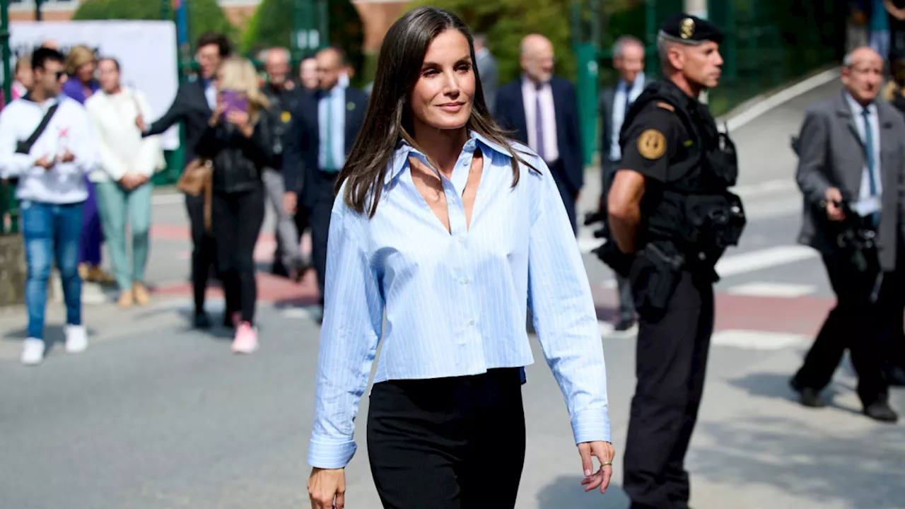 Letizia di Spagna, la camicia con lo scollo cut-out porta la firma di Victoria Beckham