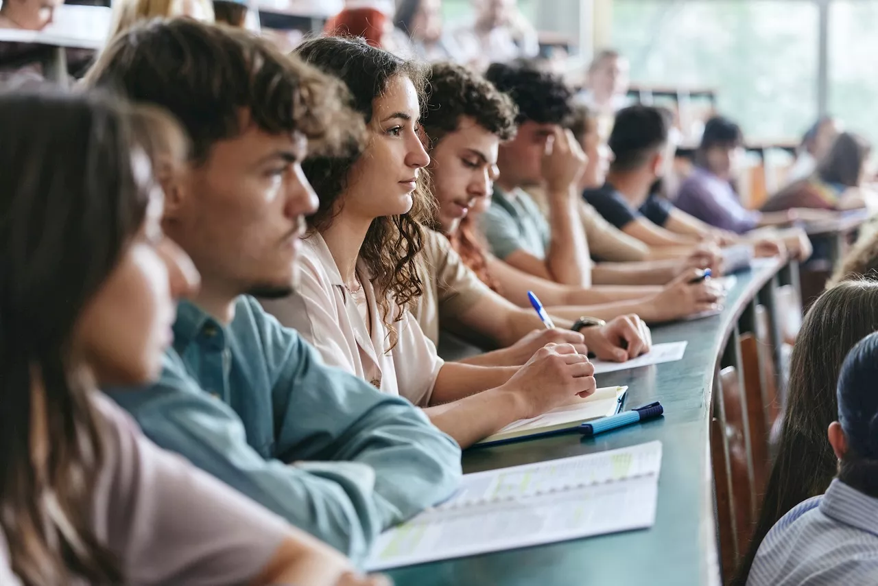 Rimossa la docente della Sapienza di Roma per gli insulti sessisti alle studentesse