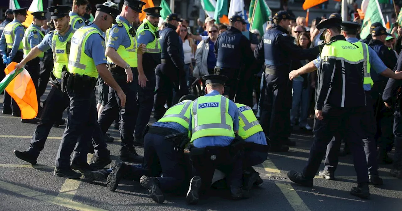 19 arrests made during anti-immigration protests in Dublin city centre