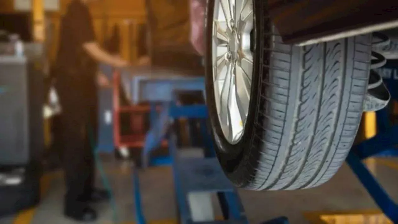 Car Tyre Tips: टायर की लंबी उम्र और बिना परेशानी कार चलाने के लिए करवाना चाहिए Wheel Alignment