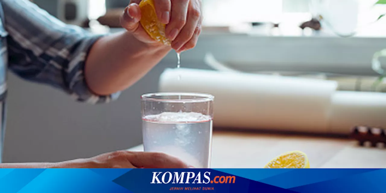 Apa Saja Manfaat dan Efek Samping Minum Air Lemon Setiap Hari?