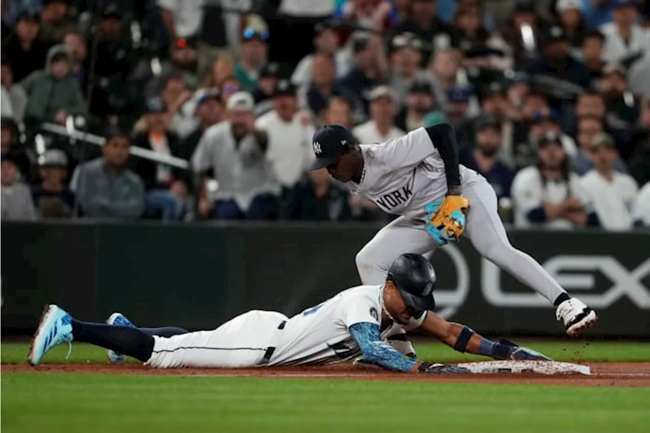 Seattle Mariners' Julio Rodríguez Picked Off at Third in Bizarre Play