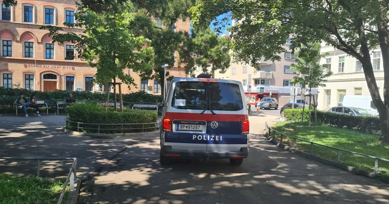 41-Jähriger soll Polizisten auf Keplerplatz mit Messer angegriffen haben