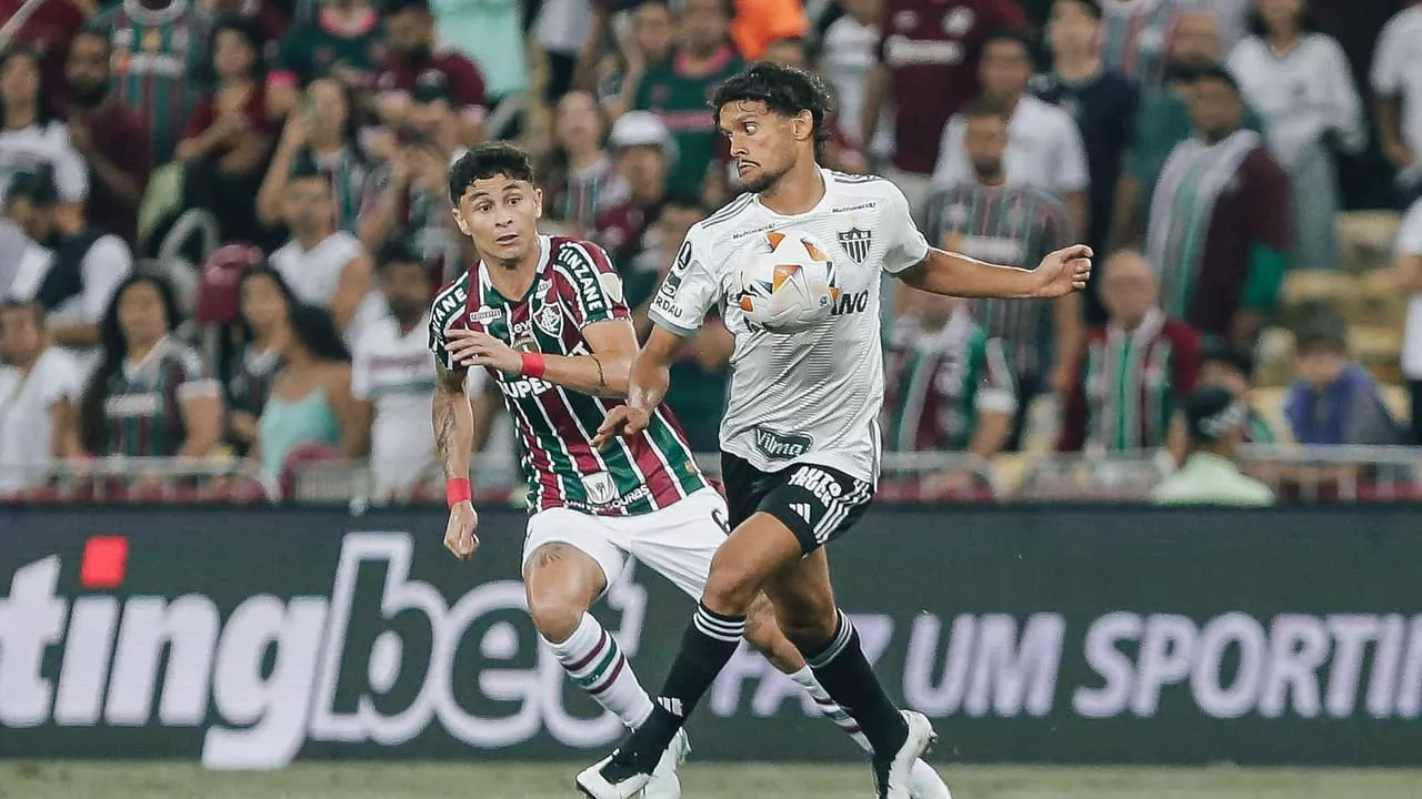 Com gol de Lima no apagar das luzes, Fluminense vence o Atlético-MG no Maracanã