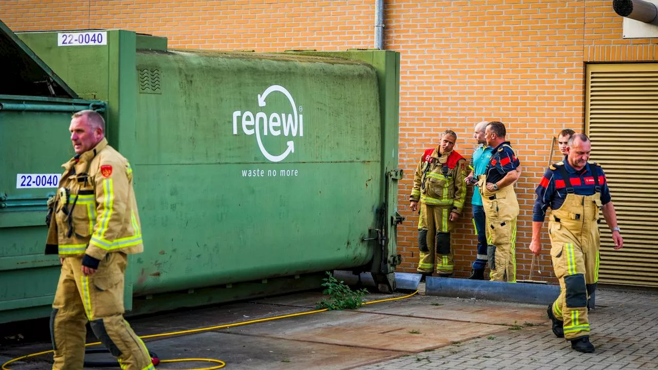 112-nieuws: man ligt in afvalcontainer • DPD-chauffeur heeft geen rijbewijs