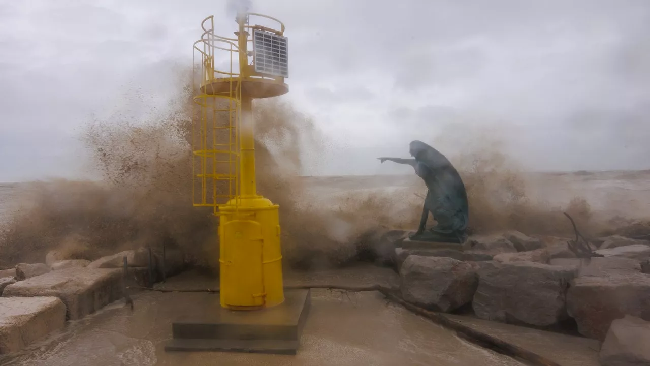 Alluvione in Emilia Romagna, fiumi esondati, pioggia e frane: torna la paura