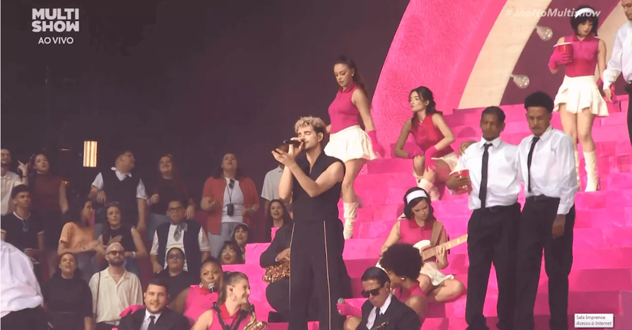 Jão abre o Rock in Rio com um show cor de rosa e fãs no palco