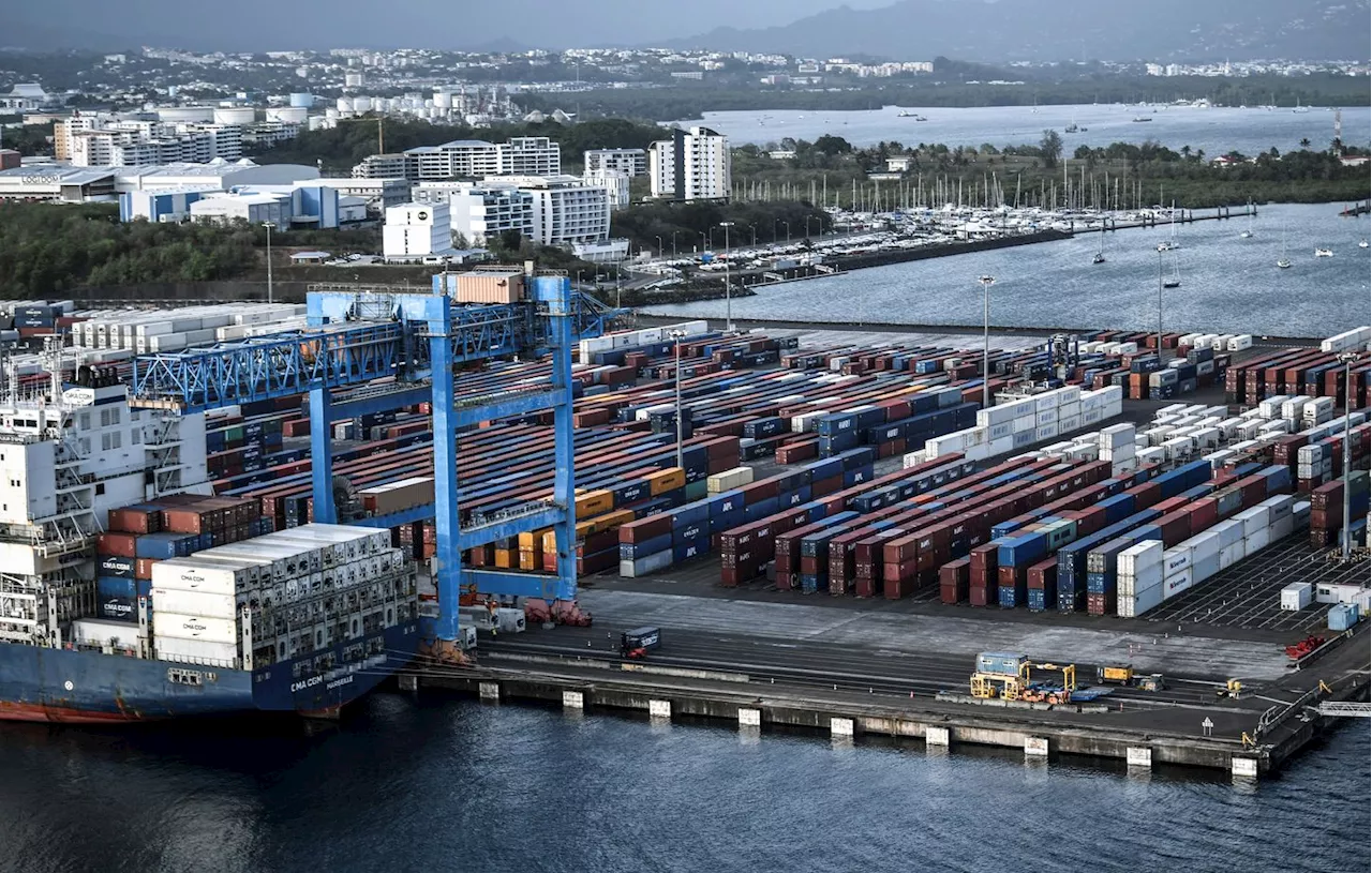 Martinique : Le port de Fort-de-France bloqué pour dénoncer la vie chère