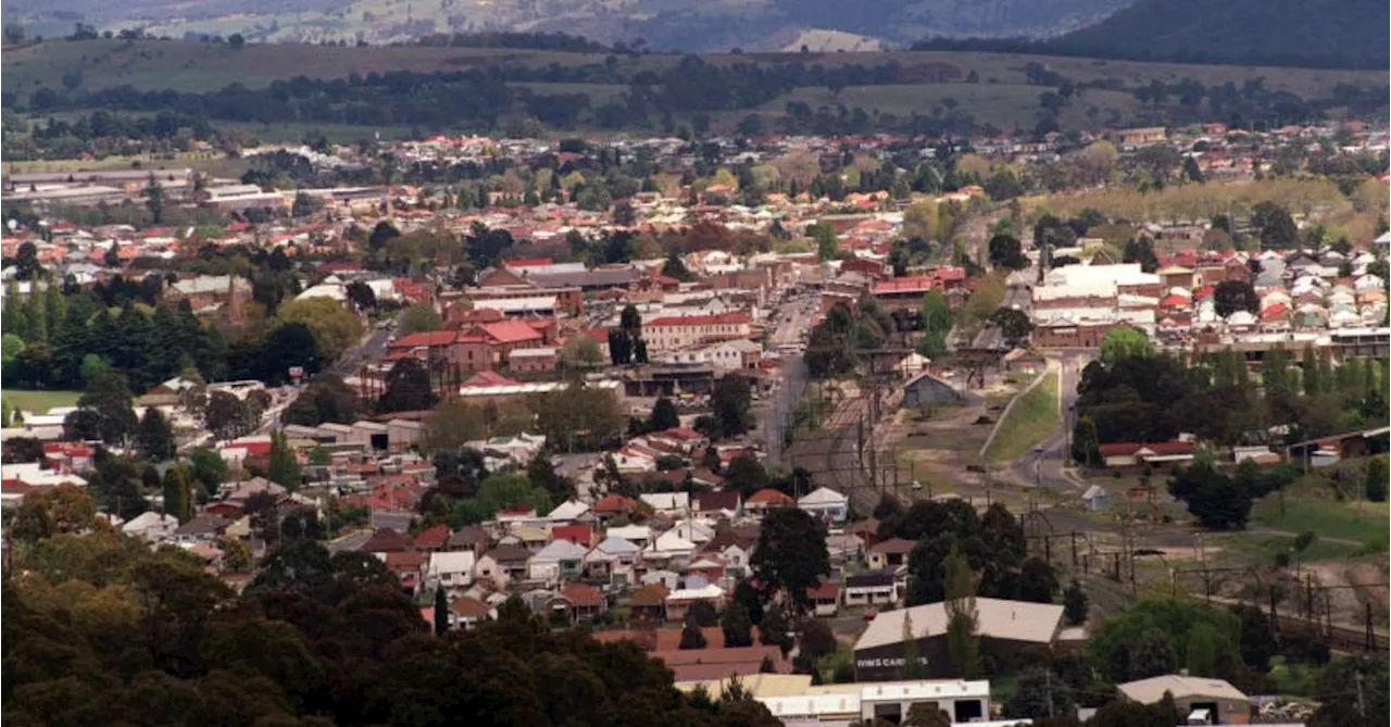 Police appeal for help to find guns stolen from New South Wales town