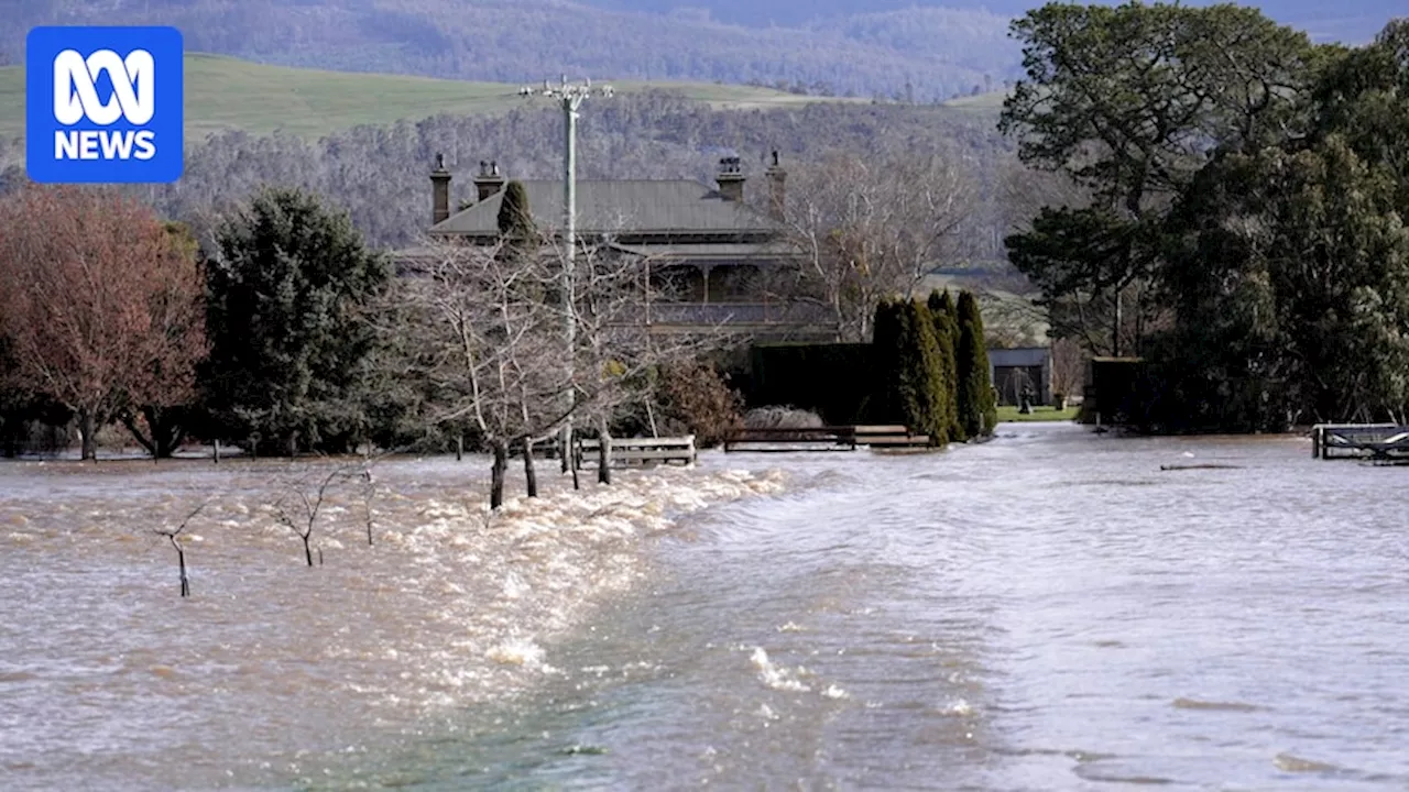 Live: Wild weather eases for Tasmania after flooding peaks and forecast shows no rain