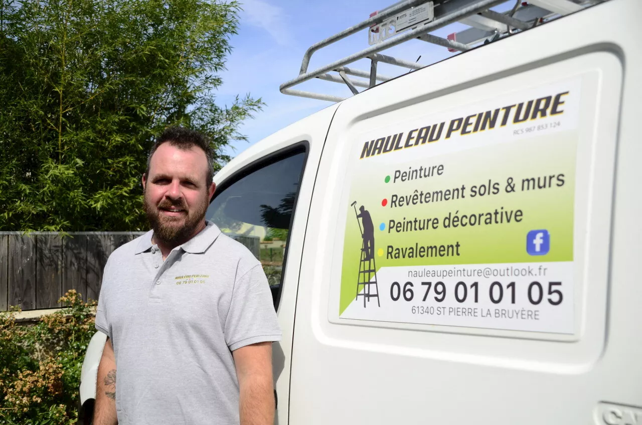 Steve Nauleau reprend l'entreprise de peinture fondée par son père, dans l'Orne