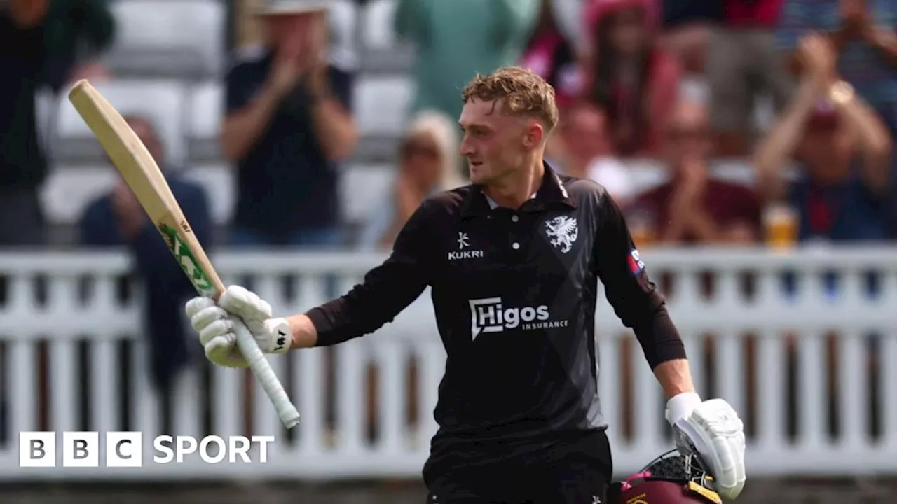 Lewis Goldsworthy extends Somerset contract until 2026