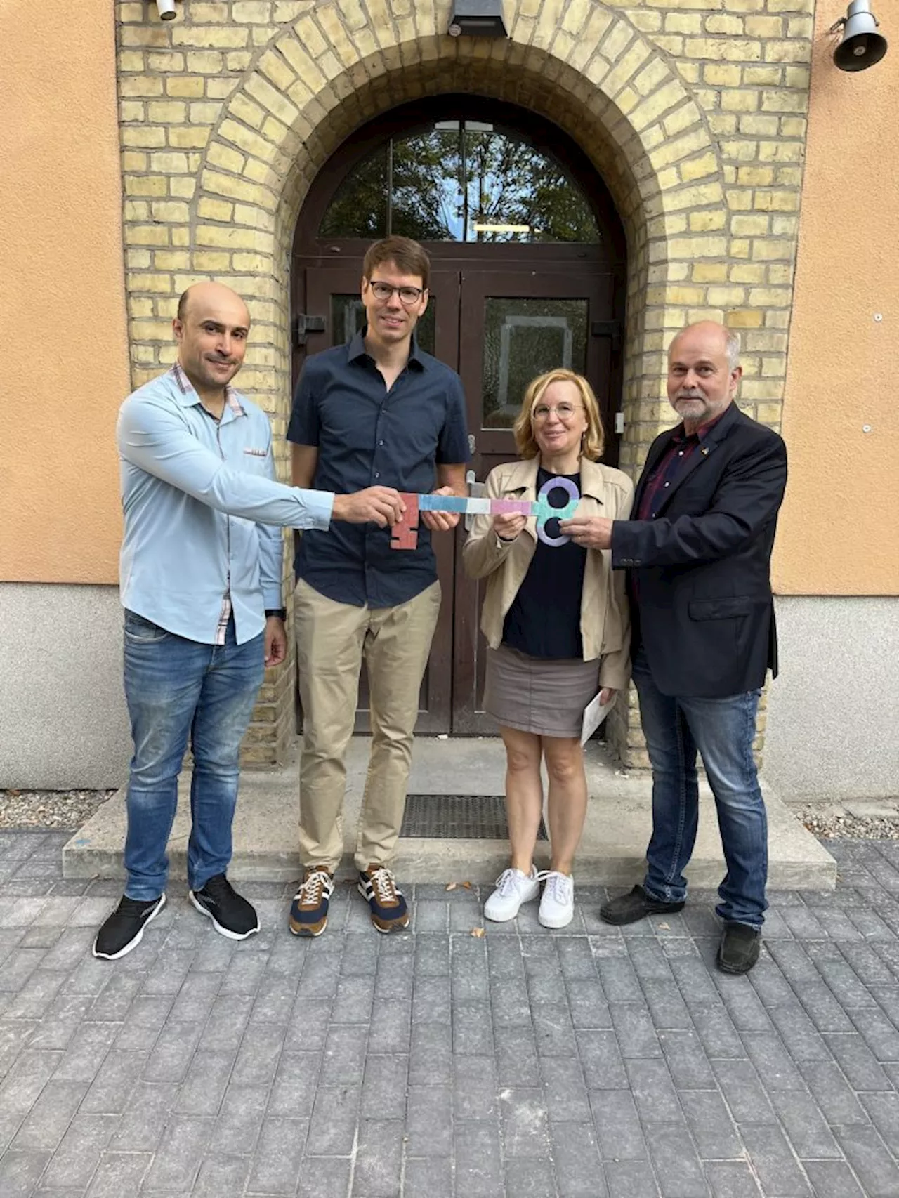 Filiale der Ernst-v.-Stubenrauch-Grundschule eröffnet - 223 Abc-Schützen an vier Teltower Grundschulen erhielten Schultüten