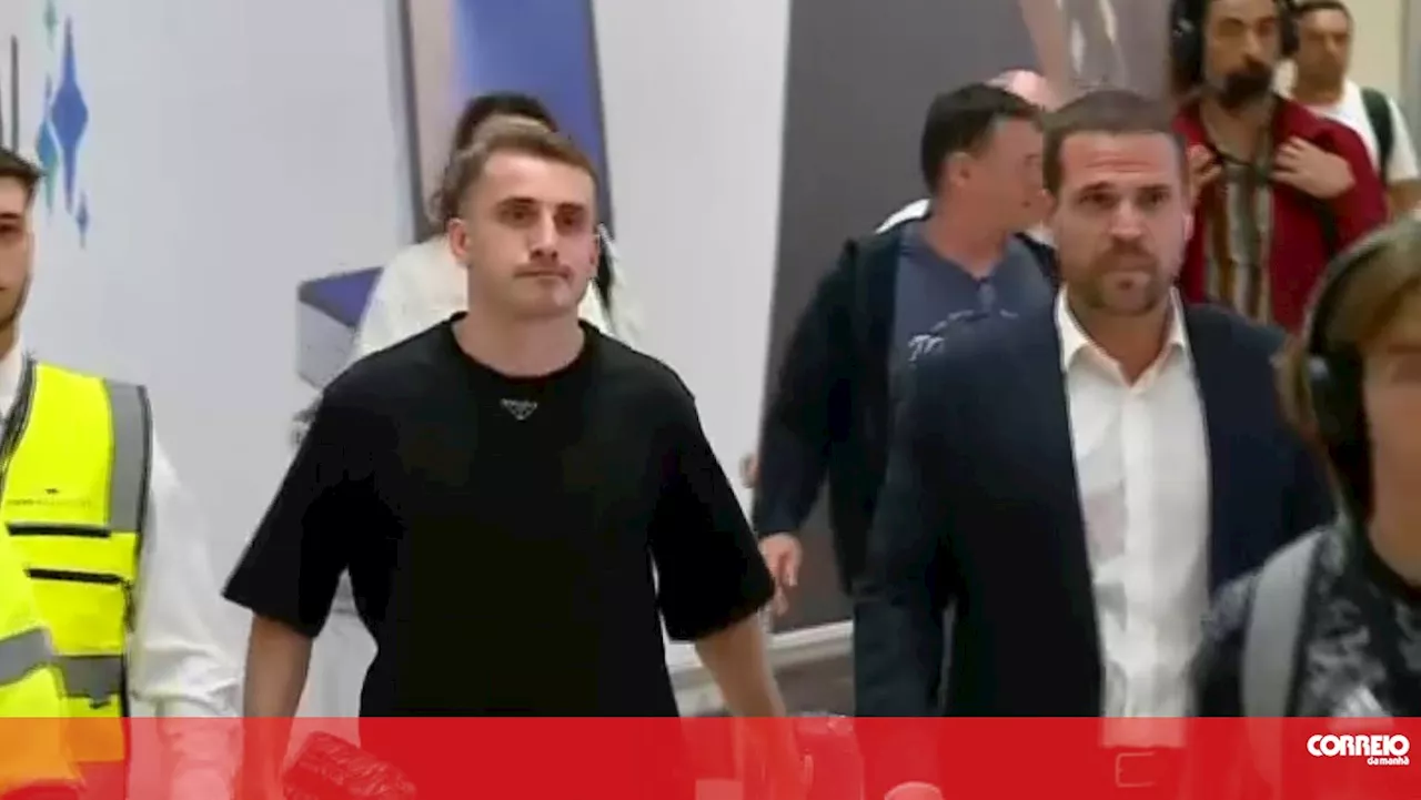 Assinou no aeroporto e foi inscrito 'in extremis': Akturkoglu confirmado no Benfica