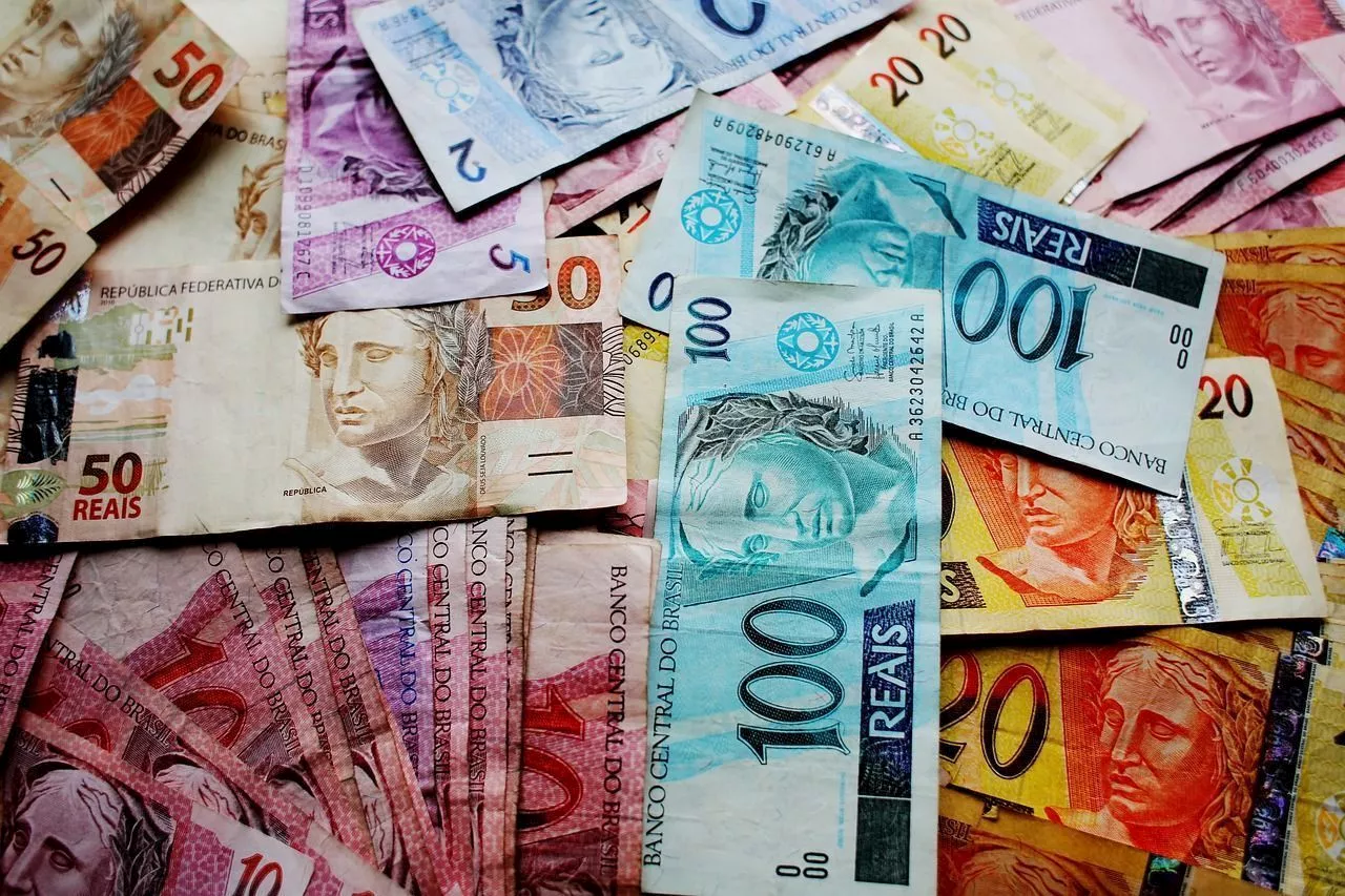 Brasil gastou cerca de R$ 4,7 trilhões com juros em 10 anos, diz Fiesp