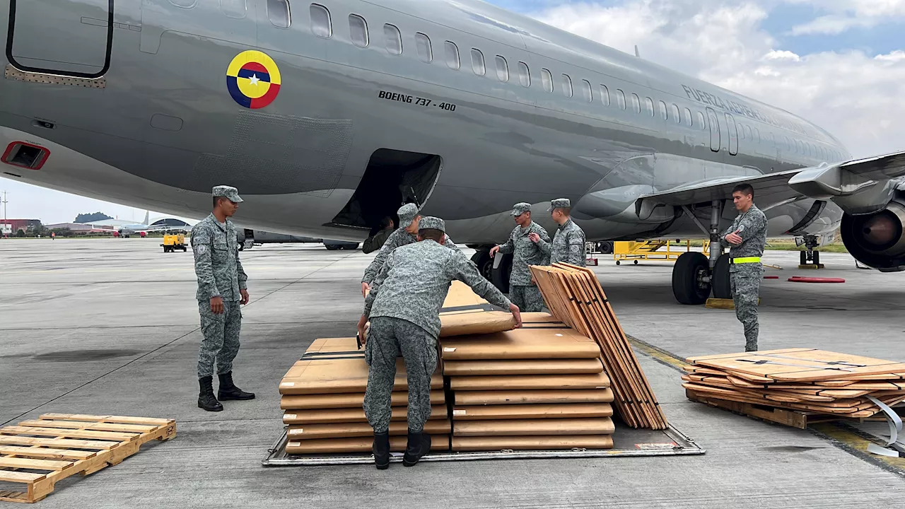 Colombia y Perú ayudan a Ecuador a combatir extenso incendio forestal