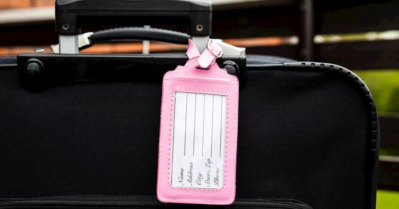 Travel expert issues warning to anyone using luggage tags on holiday