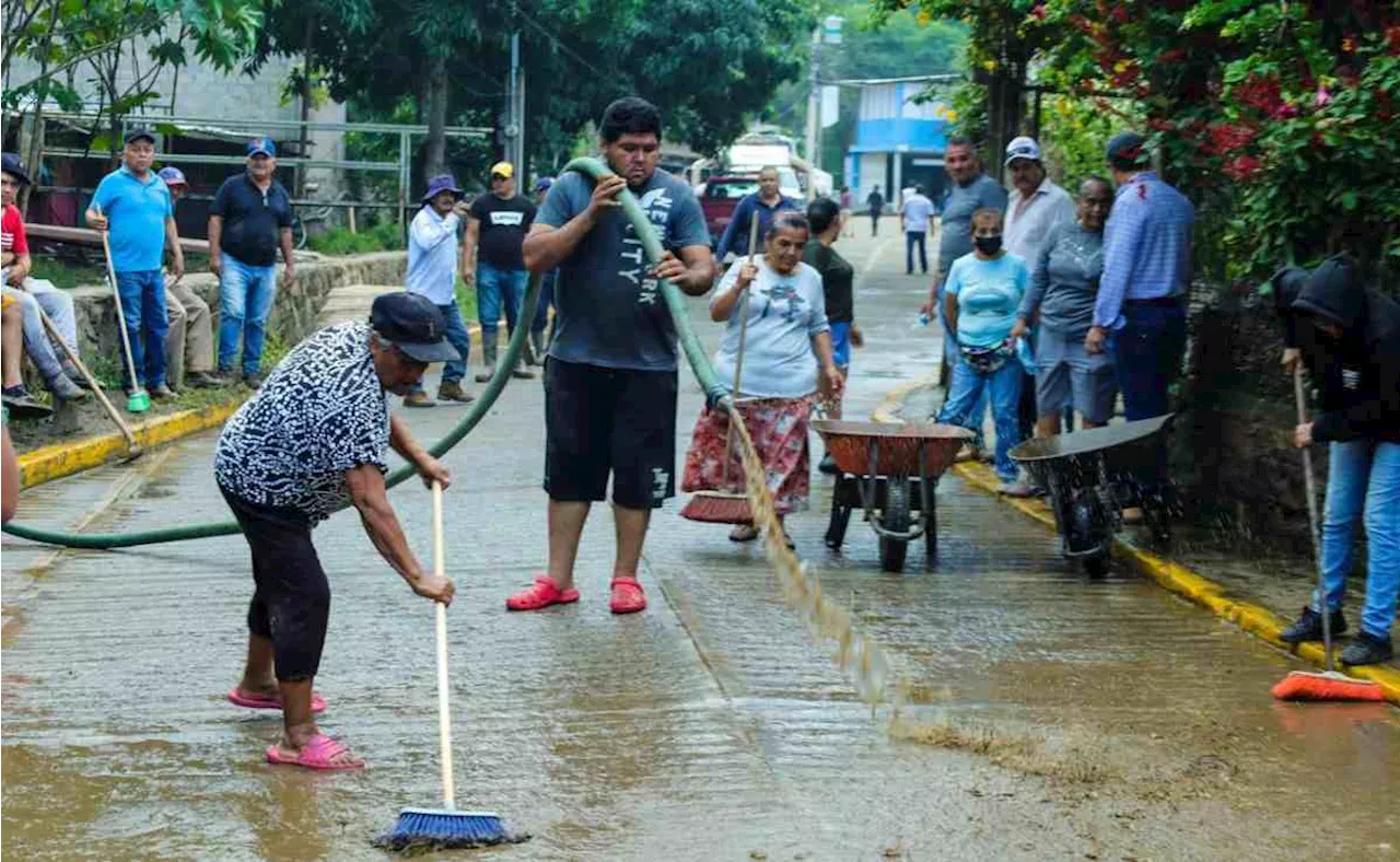 Edomex despliega atención médica y fumigación en Tejupilco tras inundación