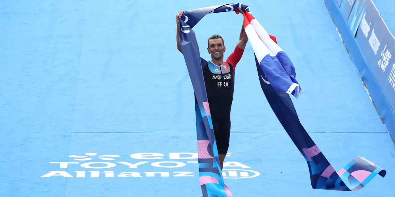 Paralympiques 2024 : le porte-drapeau français Alexis Hanquinquant sacré en para-triathlon