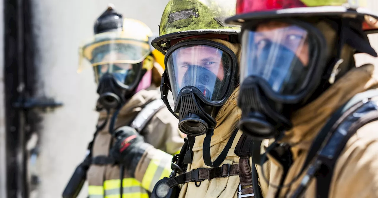 Griechische Frau legte Brände, um Feuerwehrmänner zum Flirten anzulocken