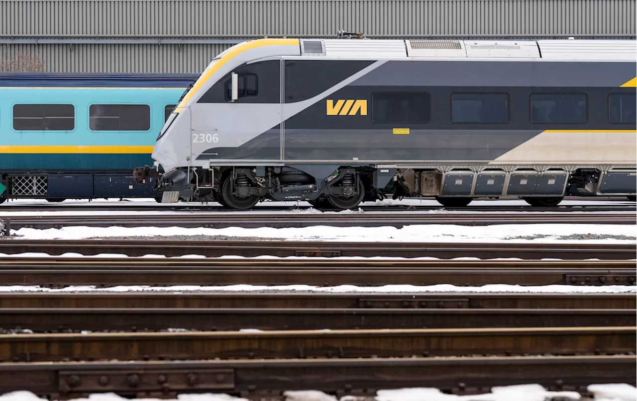 Canada’s transport minister to meet with Via Rail after passengers stranded 10 hours